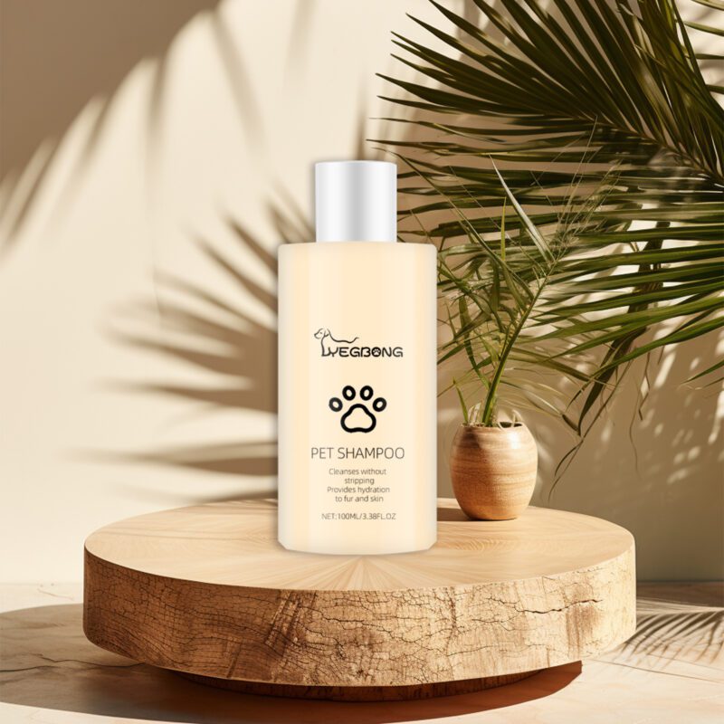 Gentle Cleansing Pet Shampoo for Cats & Dogs - Leaves Fur Silky Smooth & Tangle-Free (100g) - Image 2